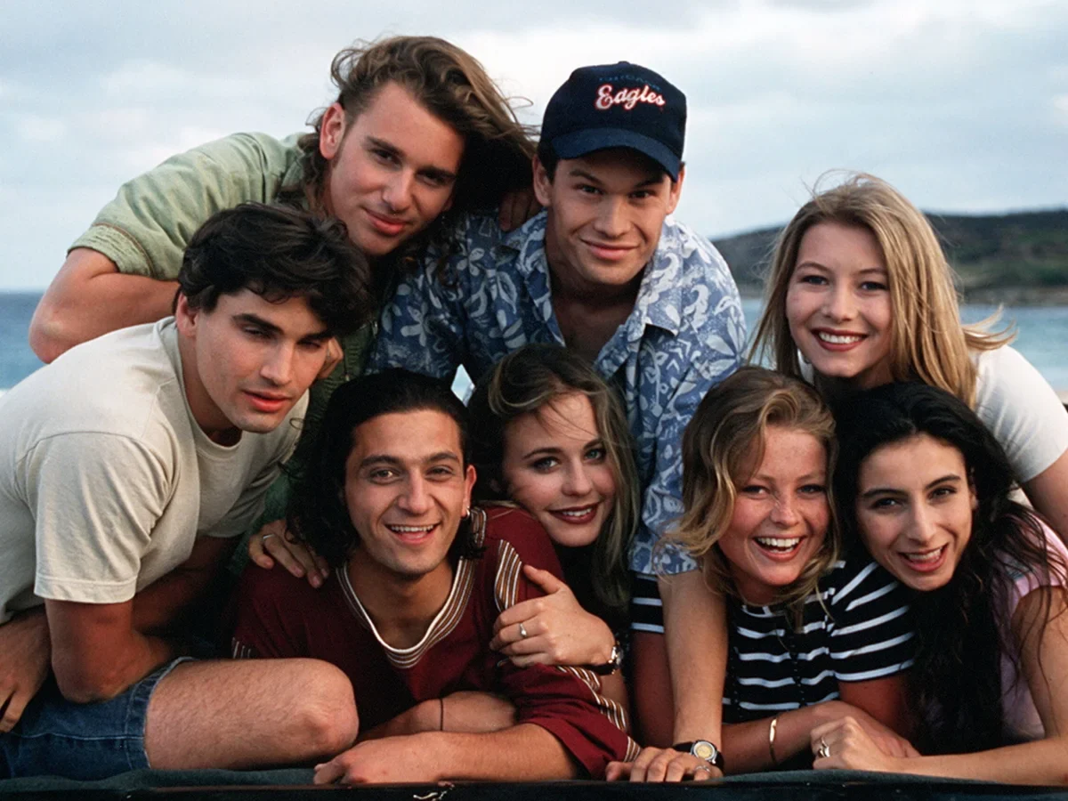 🎬 𝐇𝐞𝐚𝐫𝐭𝐛𝐫𝐞𝐚𝐤 𝐇𝐢𝐠𝐡 (𝐓𝐕 𝐒𝐞𝐫𝐢𝐞𝐬 𝟐𝟎𝟐𝟐–𝟐𝟎𝟐𝟓)