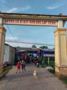 TN Đường sắt tại làng Kiên Mỹ – Triệu Ái, Triệu Phong, may là người đi xe máy nhảy kịp nên không sao